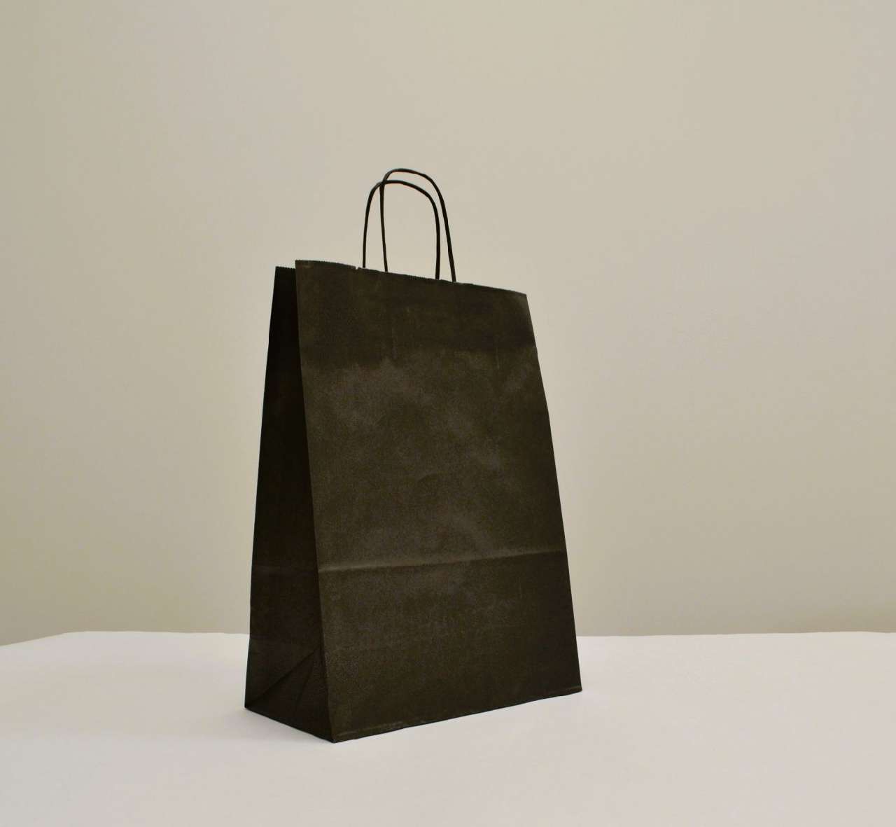 PAPÍRTÁSKA SODROTTFÜLES, 22X31, FEKETE